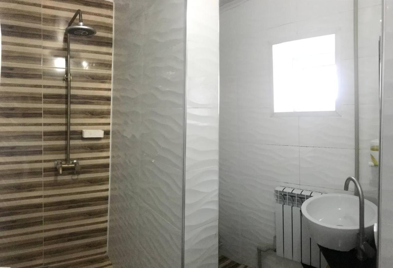 Saima Guest House Ош Екстер'єр фото